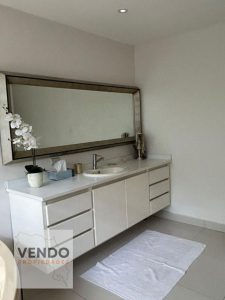 Espectacular casa de una planta, Tres Rios
