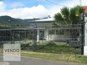 Espectacular casa de una planta, Tres Rios